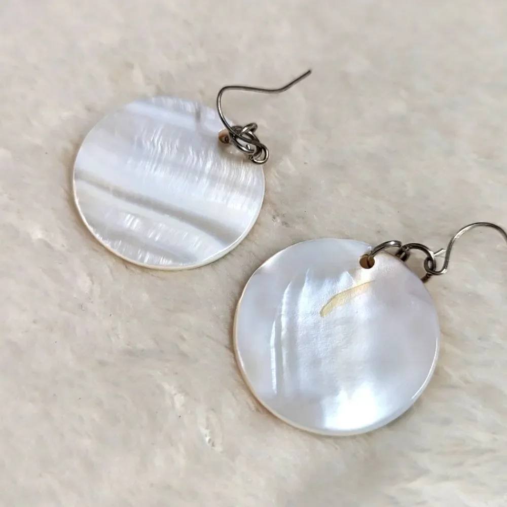 Vintage Mother of Pearl Disc Pierced  Earrings w/ Red Rose Motif - Picture 5 of 8